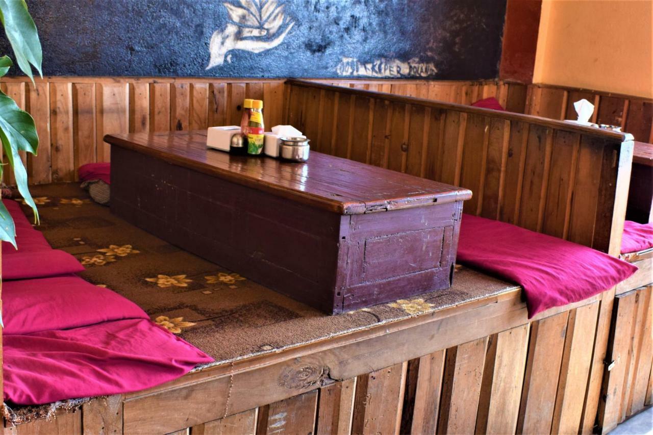 Berg House Cafe And Hotel Нагаркот Екстериор снимка