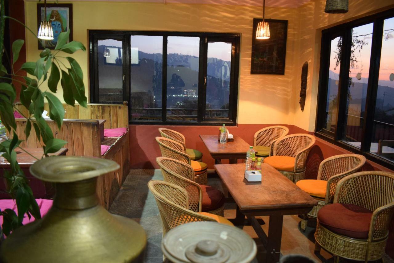 Berg House Cafe And Hotel Нагаркот Екстериор снимка